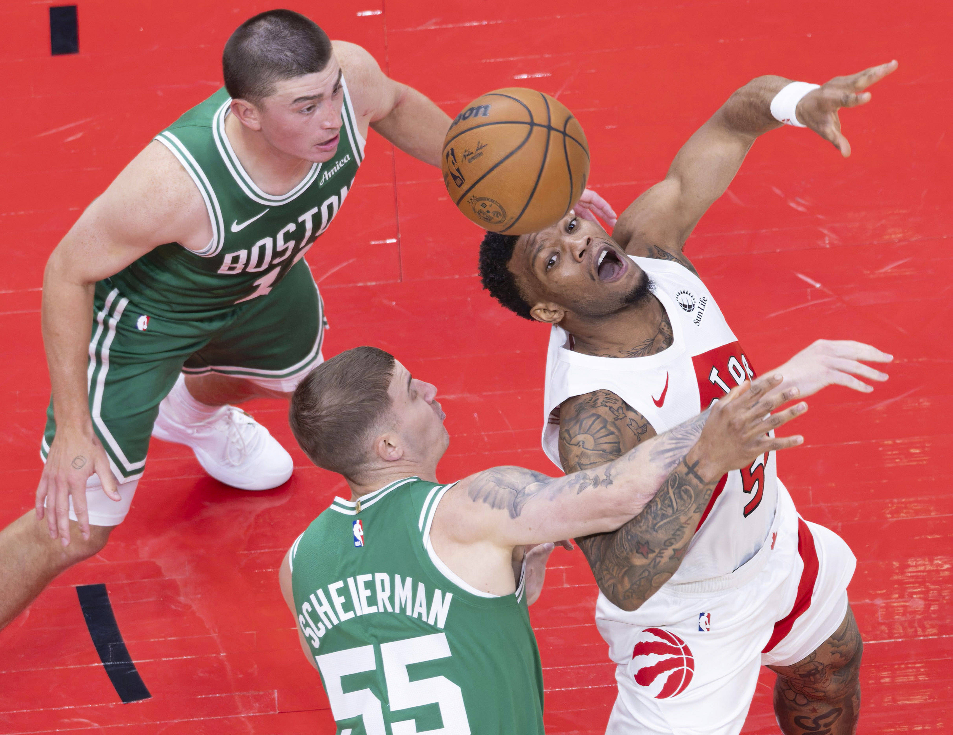 球盟会官网-清晨金州勇士防线松动Rookie在雄鹿比赛中大比分领先，媒体一致点评：社区盾转会期再迎强敌的简单介绍